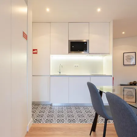 Host Wise - Large Colourful Flats - Ace Location * Vila Nova de Gaia