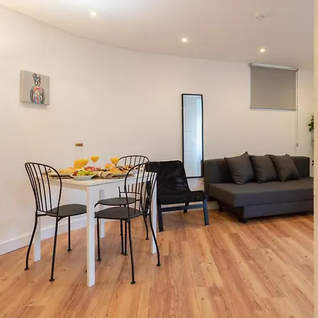 Host Wise - Large Colourful Flats - Ace Location Апартаменты Вила-Нова-ди-Гая