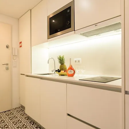 Host Wise - Large Colourful Flats - Ace Location Апартаменты Вила-Нова-ди-Гая
