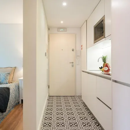 Host Wise - Large Colourful Flats - Ace Location Апартаменты *