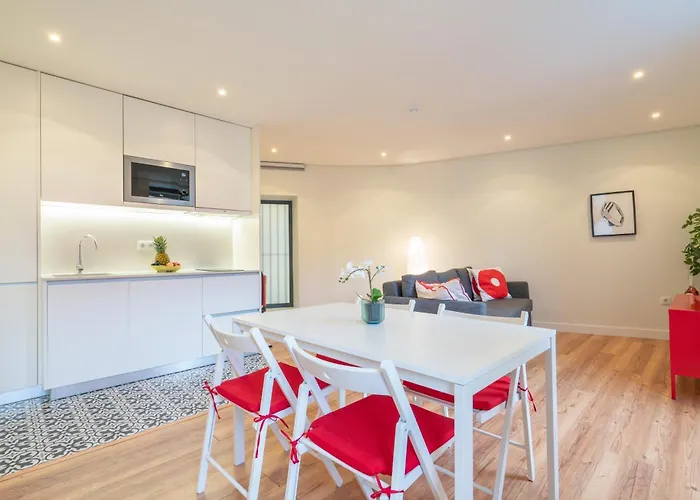 Apartman Host Wise - Large Colourful Flats - Ace Location *