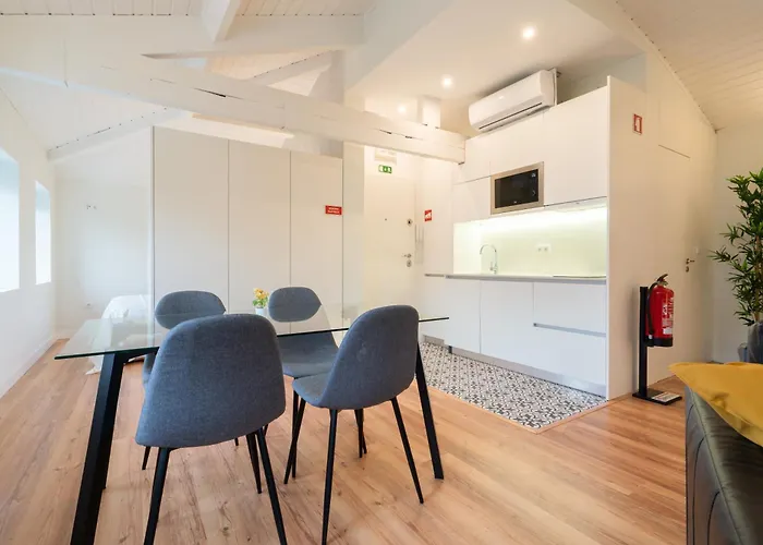 Host Wise - Large Colourful Flats - Ace Location Vila Nova de Gaia