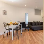 Host Wise - Large Colourful Flats - Ace Location דירה וילה נובה דה גאיה