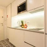 Host Wise - Large Colourful Flats - Ace Location דירה וילה נובה דה גאיה