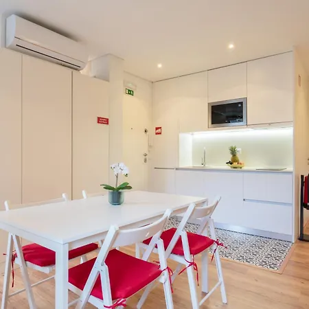 Host Wise - Large Colourful Flats - Ace Location Apartament