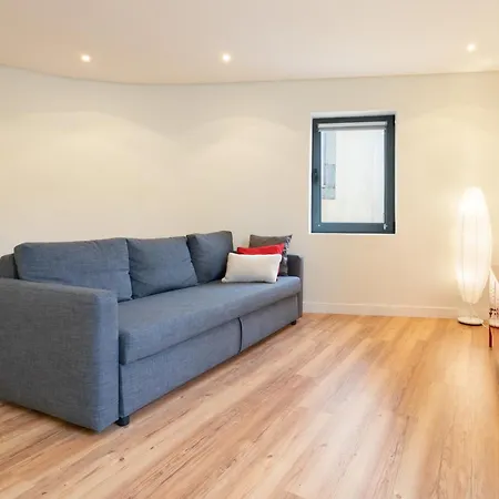 Host Wise - Large Colourful Flats - Ace Location Apartament *