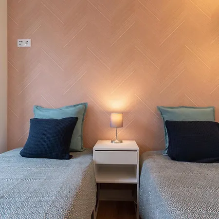 Host Wise - Large Colourful Flats - Ace Location Apartamento