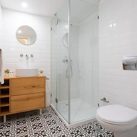 Apartamento Host Wise - Large Colourful Flats - Ace Location